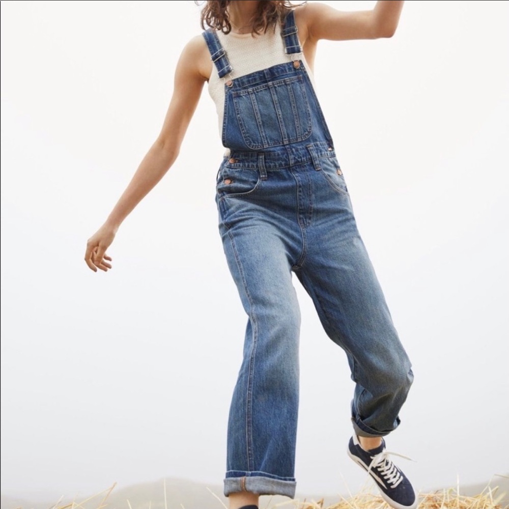 Madewell Straight-Leg Overalls in Elmridge Wash